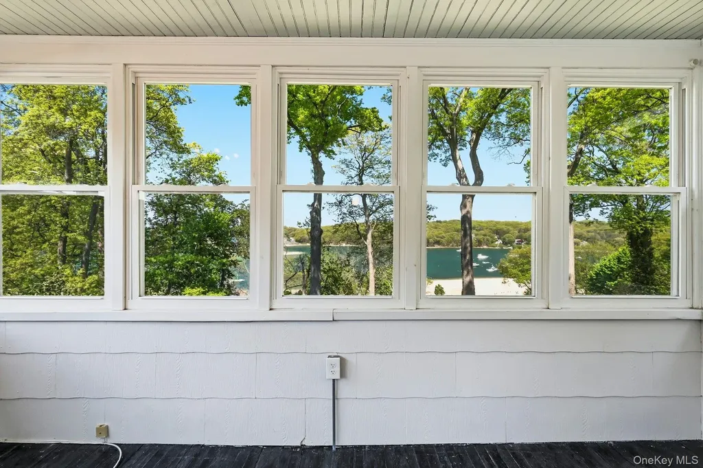 171 Taft Crescent Centerport NY 11721