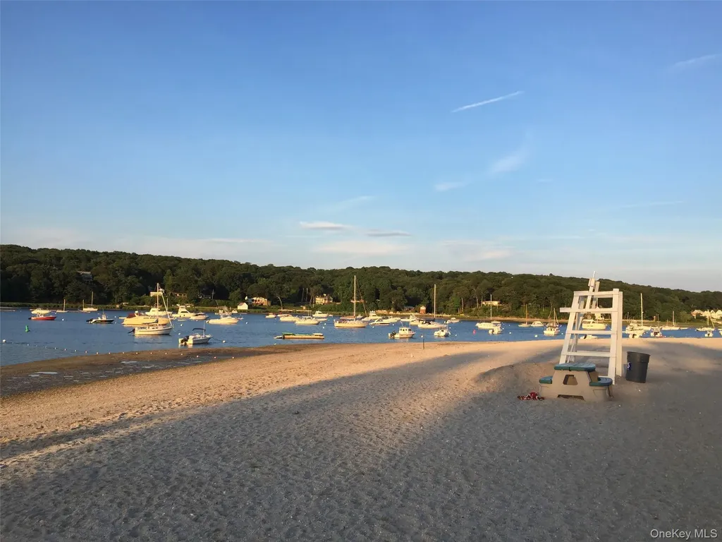 171 Taft Crescent Centerport NY 11721