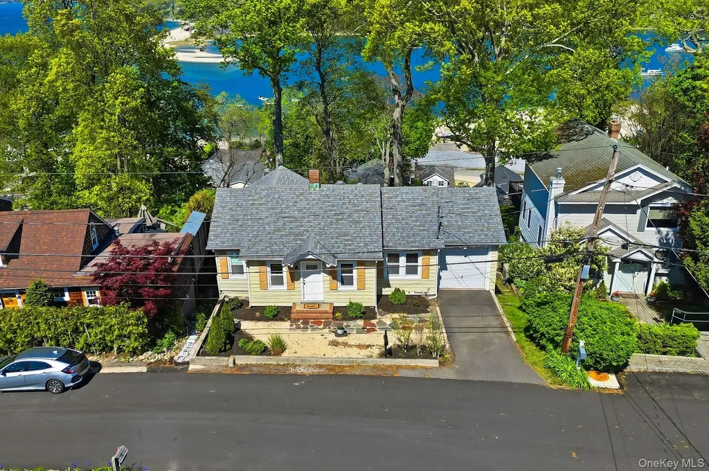 171 Taft Crescent Centerport NY 11721
