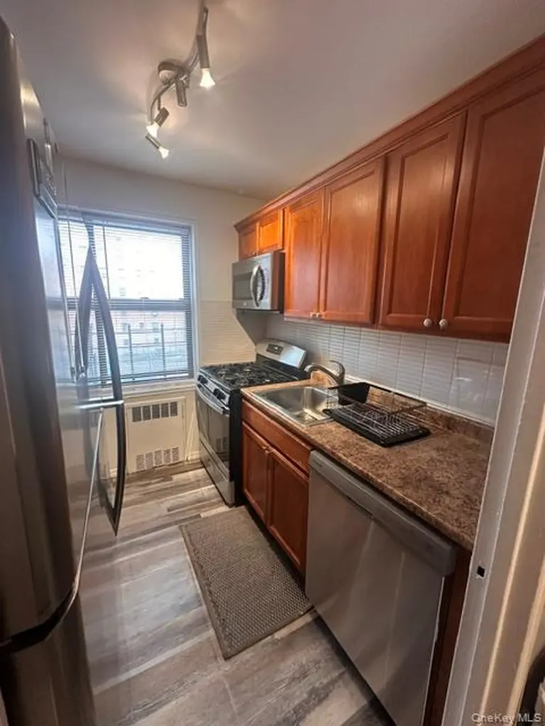 2 Fisher Drive Mount Vernon NY 10552