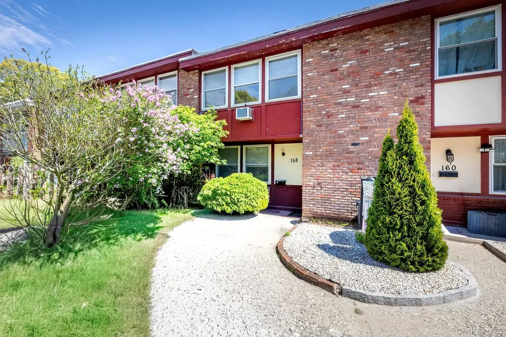 158 Rolling Way Peekskill NY 10566