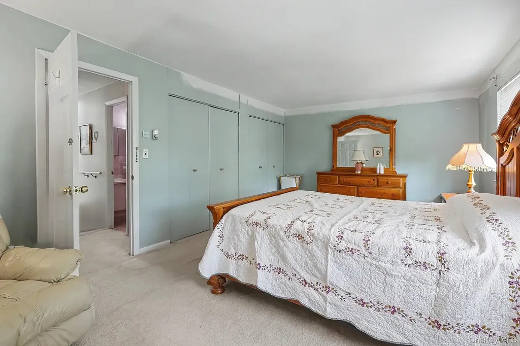 158 Rolling Way Peekskill NY 10566