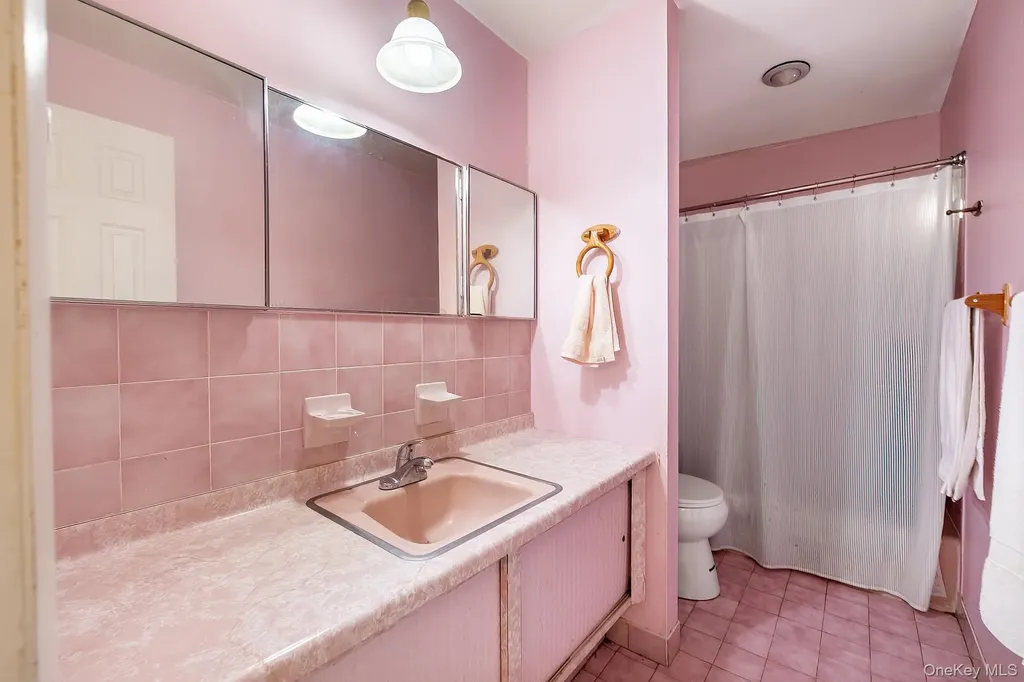 158 Rolling Way Peekskill NY 10566
