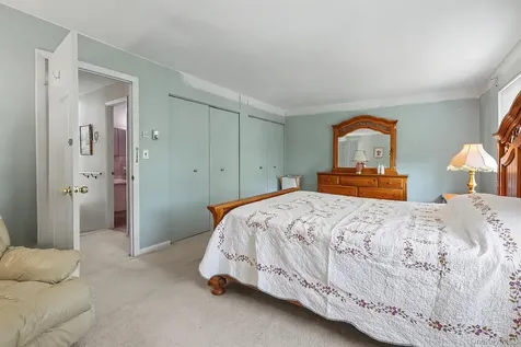 158 Rolling Way Peekskill NY 10566