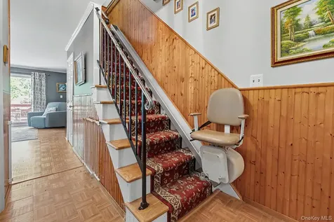 158 Rolling Way Peekskill NY 10566