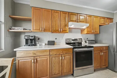 158 Rolling Way Peekskill NY 10566