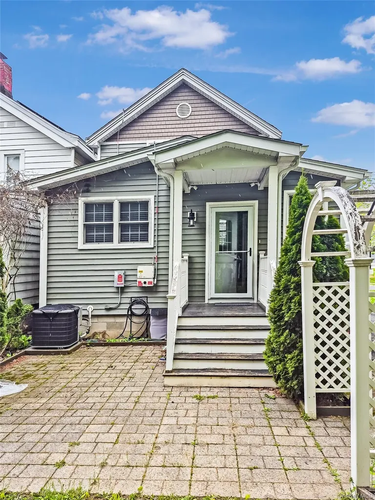 163 N Hamilton Street Poughkeepsie NY 12601