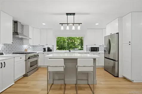 61 Cliffside Lane Mount Kisco NY 10549