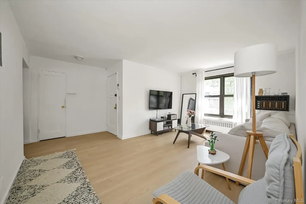 4 East Mill Drive Great Neck NY 11021