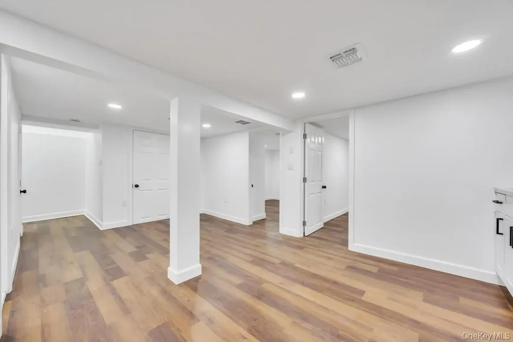76 Commercial Boulevard Central Islip NY 11722