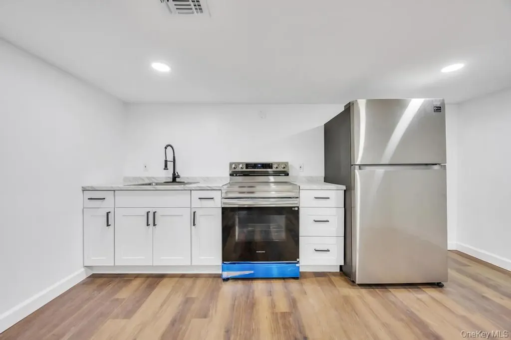 76 Commercial Boulevard Central Islip NY 11722