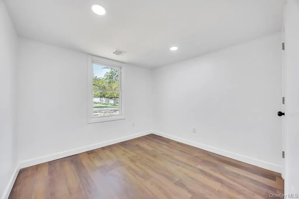 76 Commercial Boulevard Central Islip NY 11722