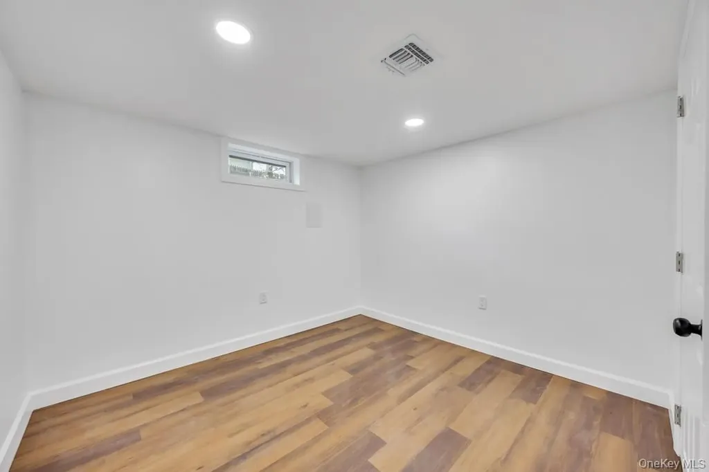 76 Commercial Boulevard Central Islip NY 11722