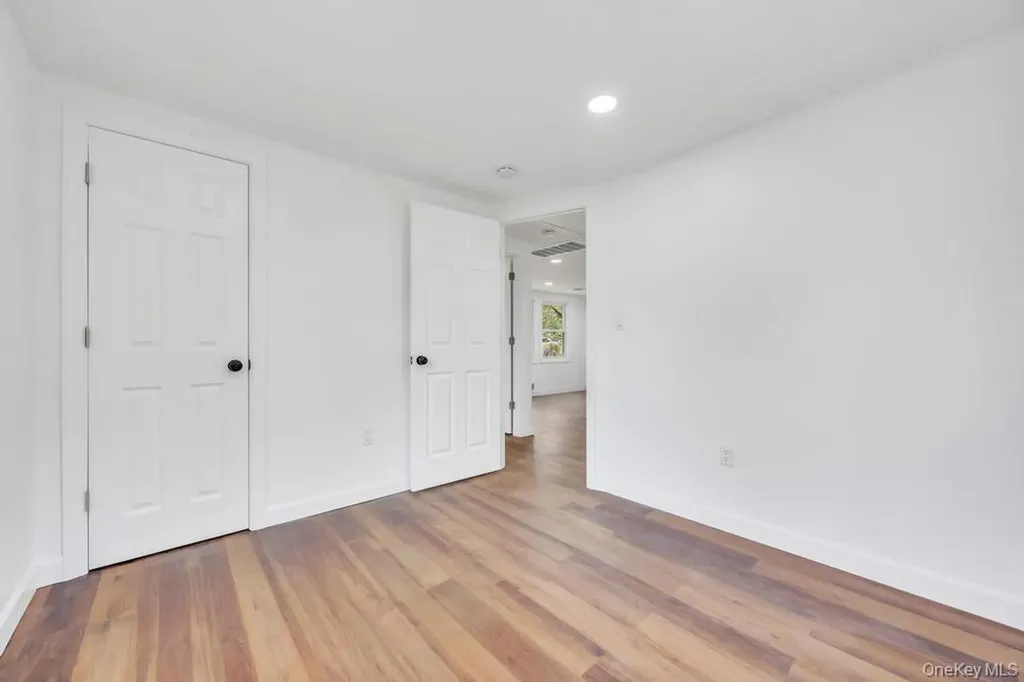 76 Commercial Boulevard Central Islip NY 11722