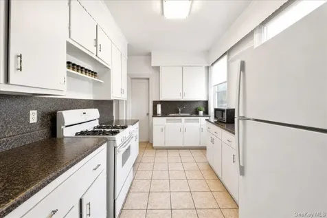 2041 Hobart Avenue Bronx NY 10461