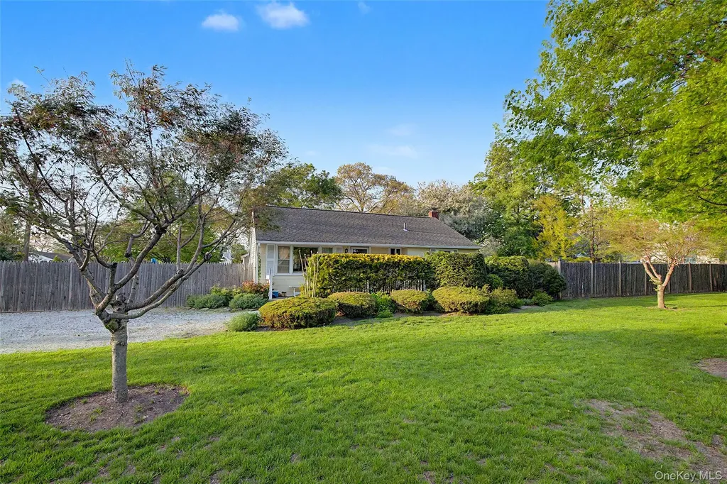 359 Moffitt Boulevard Islip NY 11751