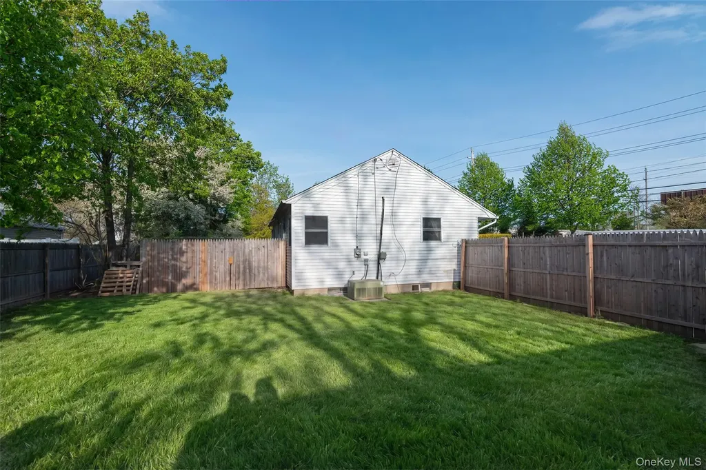 359 Moffitt Boulevard Islip NY 11751