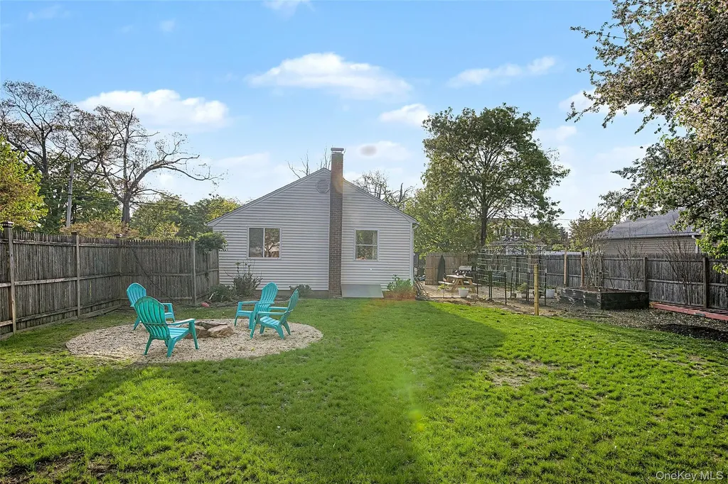 359 Moffitt Boulevard Islip NY 11751