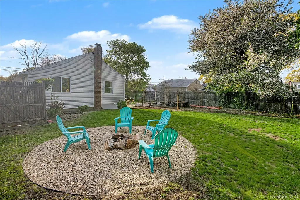 359 Moffitt Boulevard Islip NY 11751