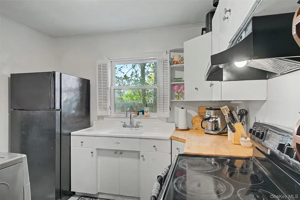 359 Moffitt Boulevard Islip NY 11751