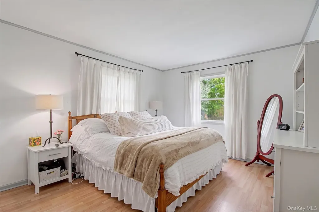 359 Moffitt Boulevard Islip NY 11751