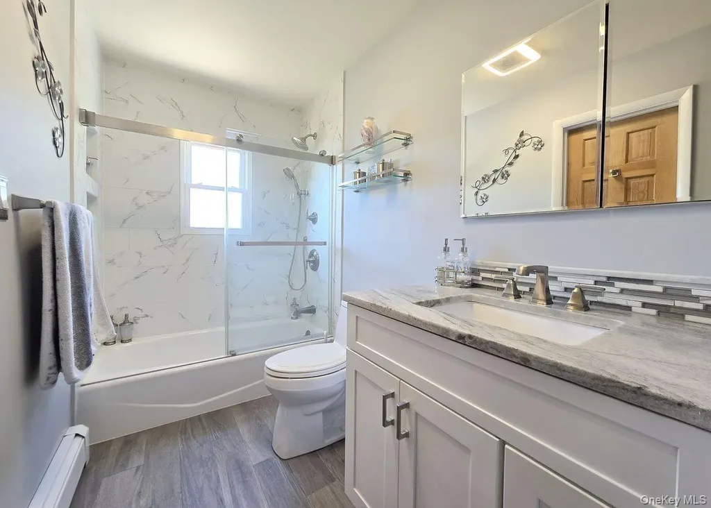 76 Webster Avenue Ronkonkoma NY 11779