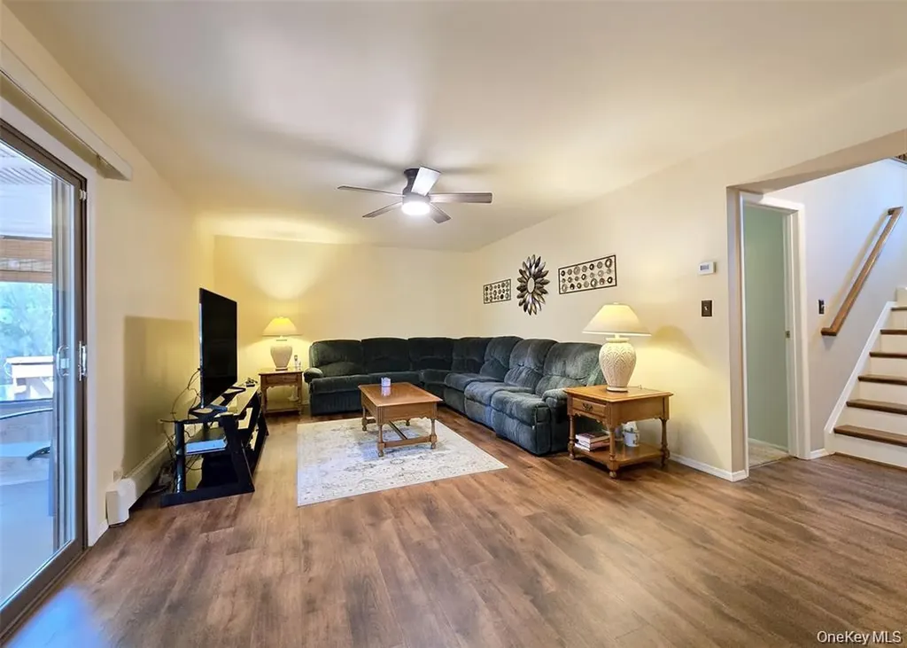 76 Webster Avenue Ronkonkoma NY 11779