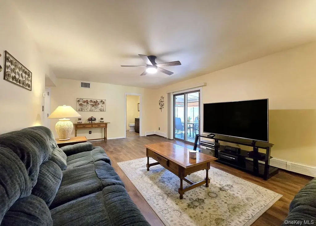 76 Webster Avenue Ronkonkoma NY 11779