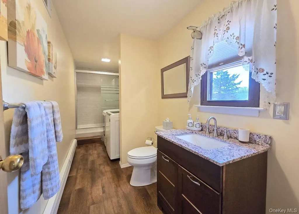 76 Webster Avenue Ronkonkoma NY 11779
