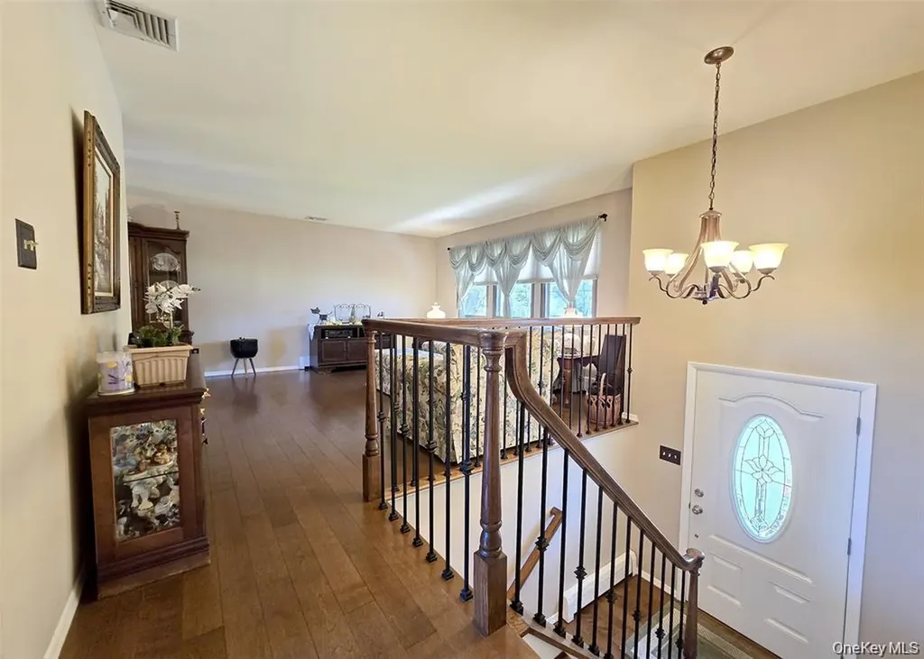 76 Webster Avenue Ronkonkoma NY 11779