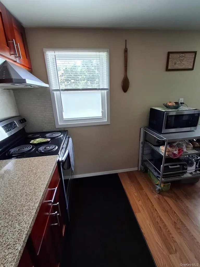 68 Neptune Avenue West Babylon NY 11704