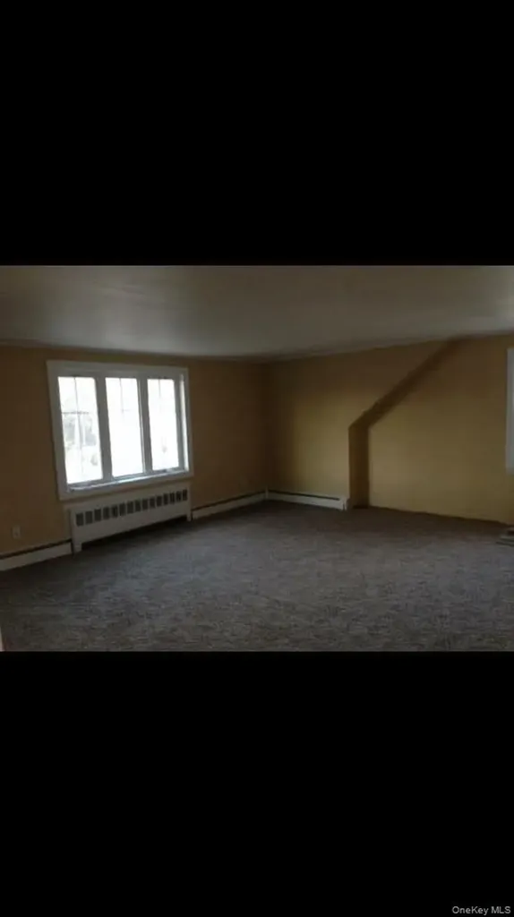 68 Neptune Avenue West Babylon NY 11704