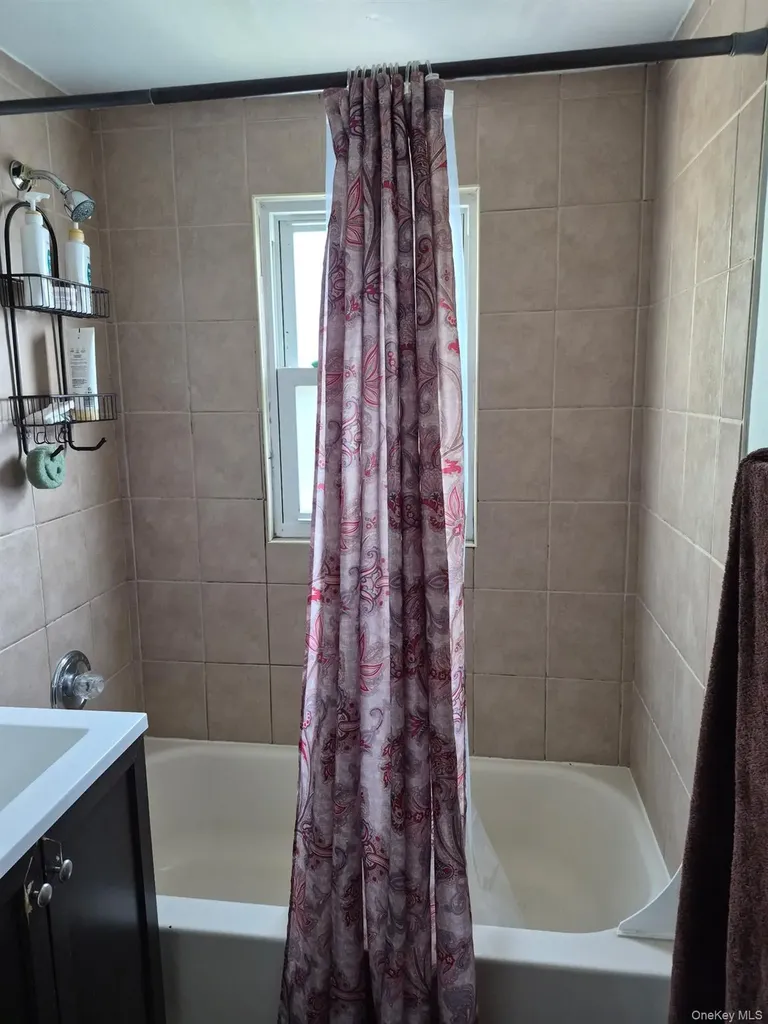 68 Neptune Avenue West Babylon NY 11704