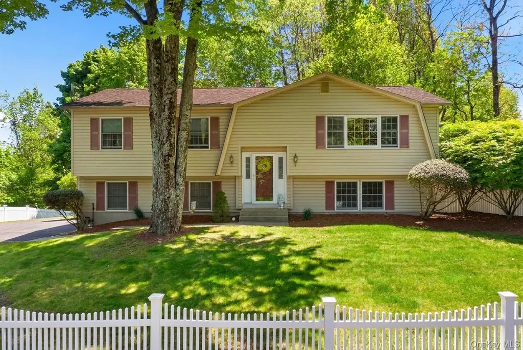 10 Sabin Drive Airmont NY 10901