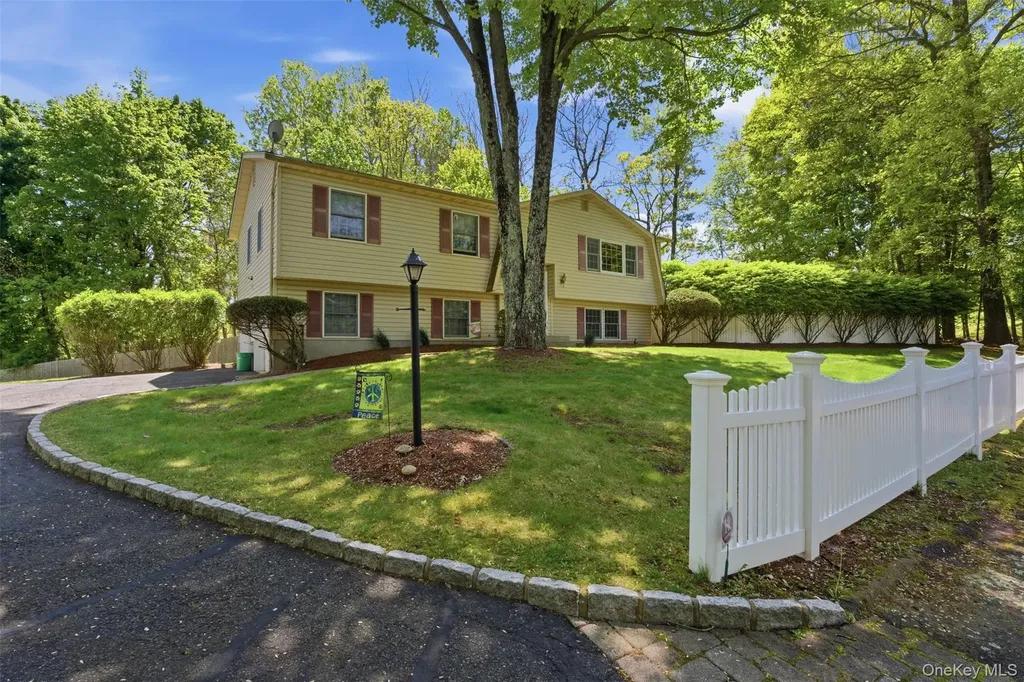 10 Sabin Drive Airmont NY 10901