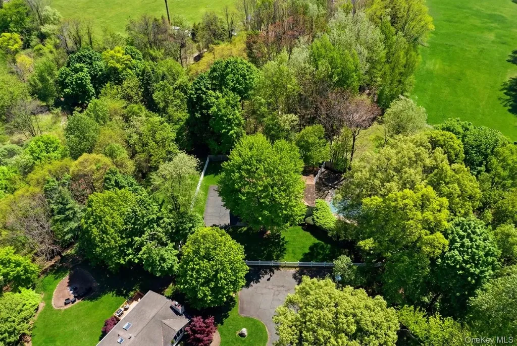 10 Sabin Drive Airmont NY 10901