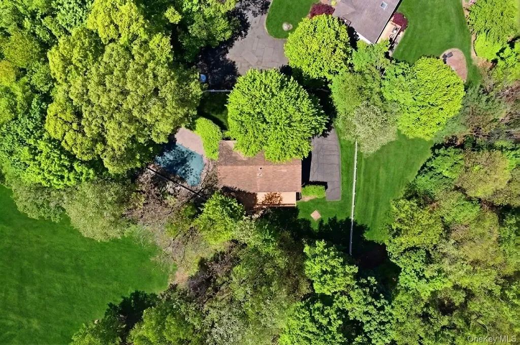 10 Sabin Drive Airmont NY 10901