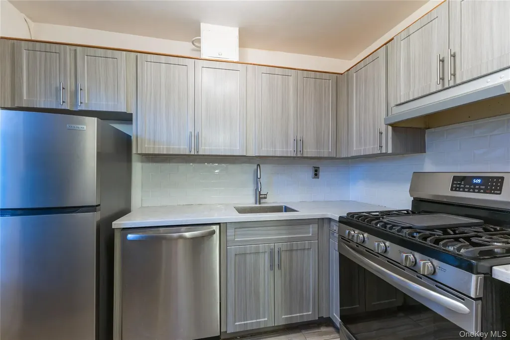 80-14 150 Street Briarwood NY 11435