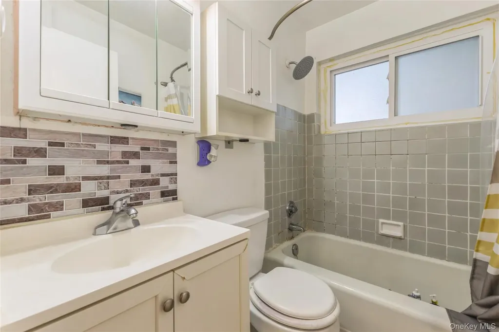 80-14 150 Street Briarwood NY 11435