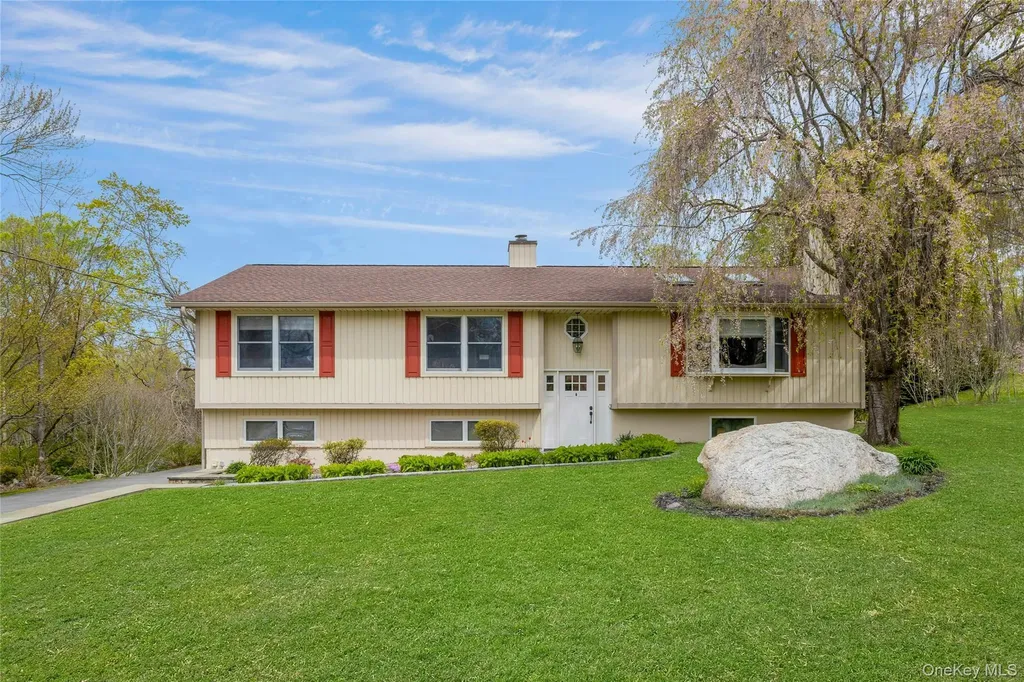 340 Osceola Road Jefferson Valley NY 10535