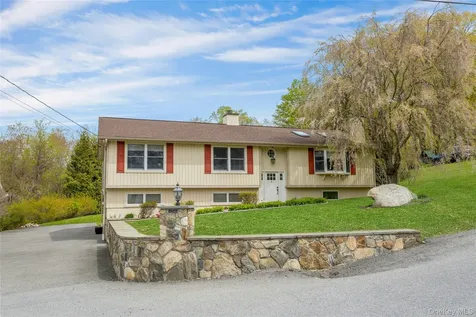 340 Osceola Road Jefferson Valley NY 10535
