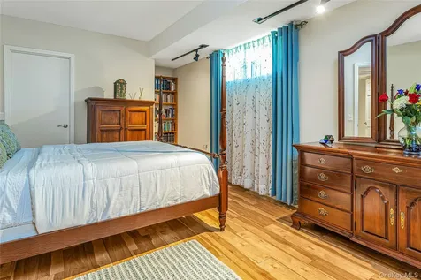 340 Osceola Road Jefferson Valley NY 10535