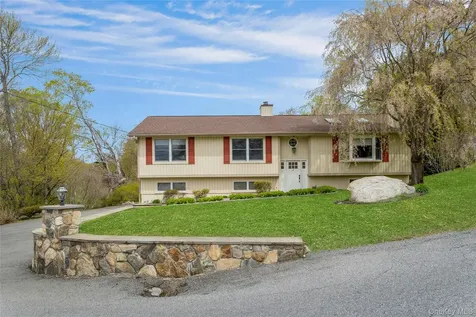 340 Osceola Road Jefferson Valley NY 10535