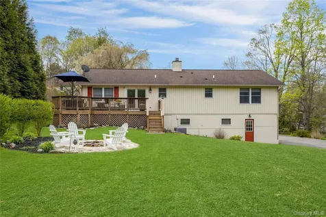340 Osceola Road Jefferson Valley NY 10535
