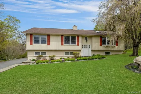 340 Osceola Road Jefferson Valley NY 10535