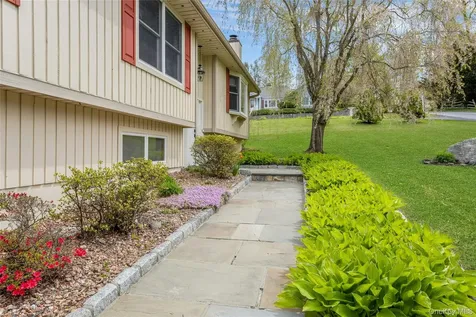 340 Osceola Road Jefferson Valley NY 10535