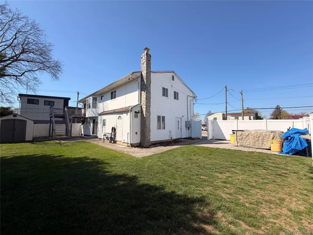 1004 N Broadway Massapequa NY 11758