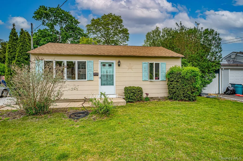 410 3rd Avenue East Northport NY 11731