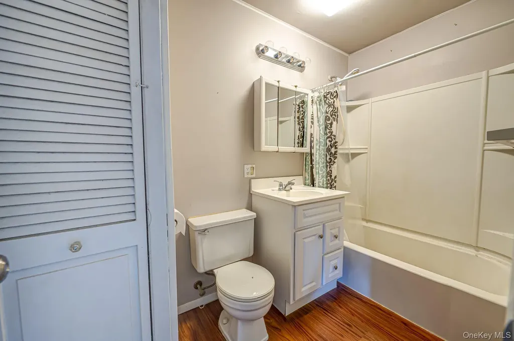 410 3rd Avenue East Northport NY 11731