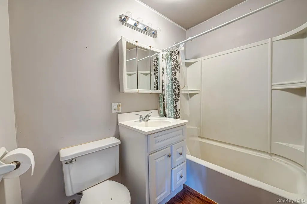 410 3rd Avenue East Northport NY 11731